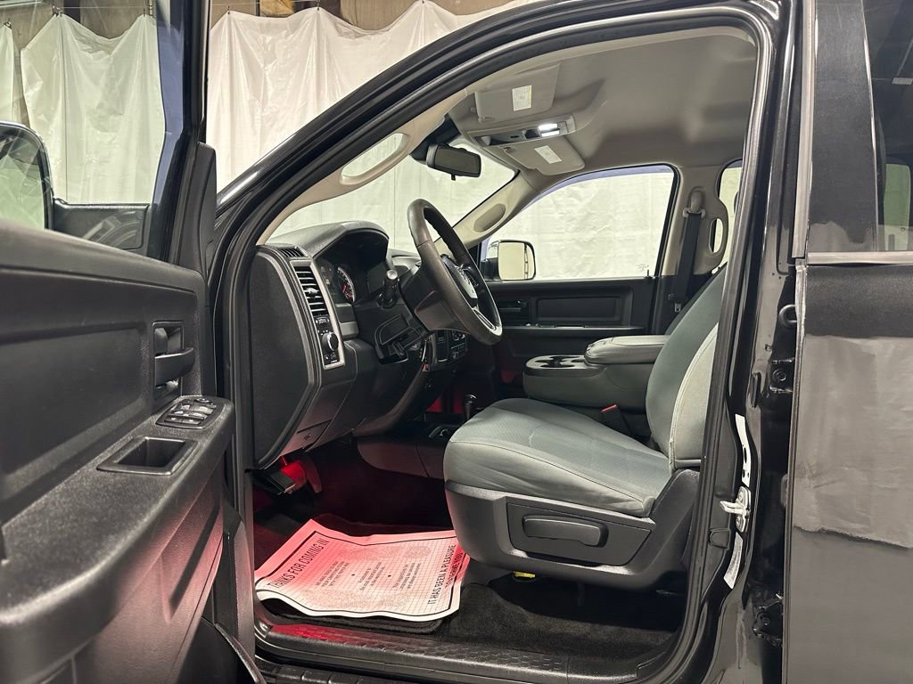 Used 2016 RAM 2500 Tradesman w/ Chrome Appearance Group image 10