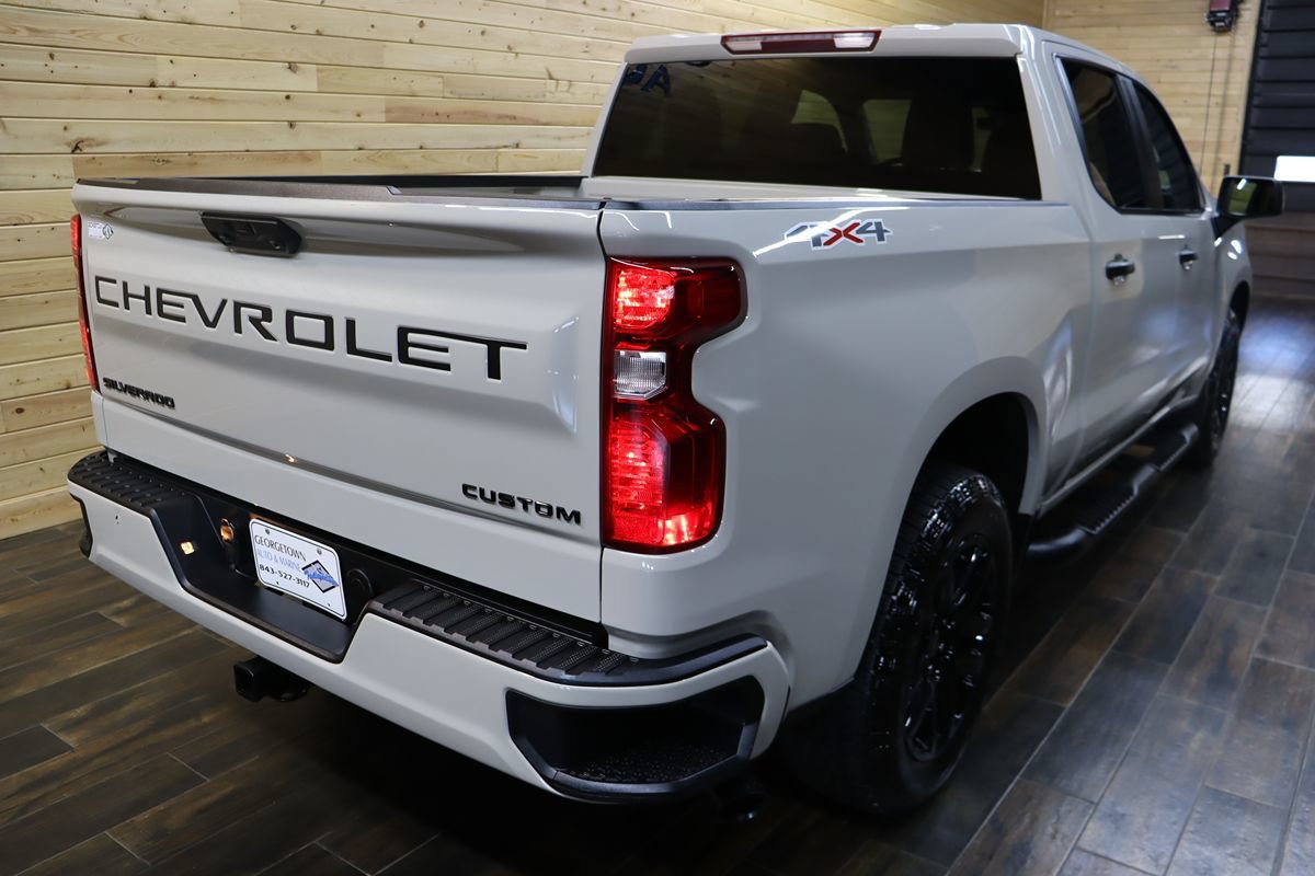 Used 2026 Chevrolet Silverado 1500 Custom w/ Turbomax Blackout Package AWD/4WD image 4