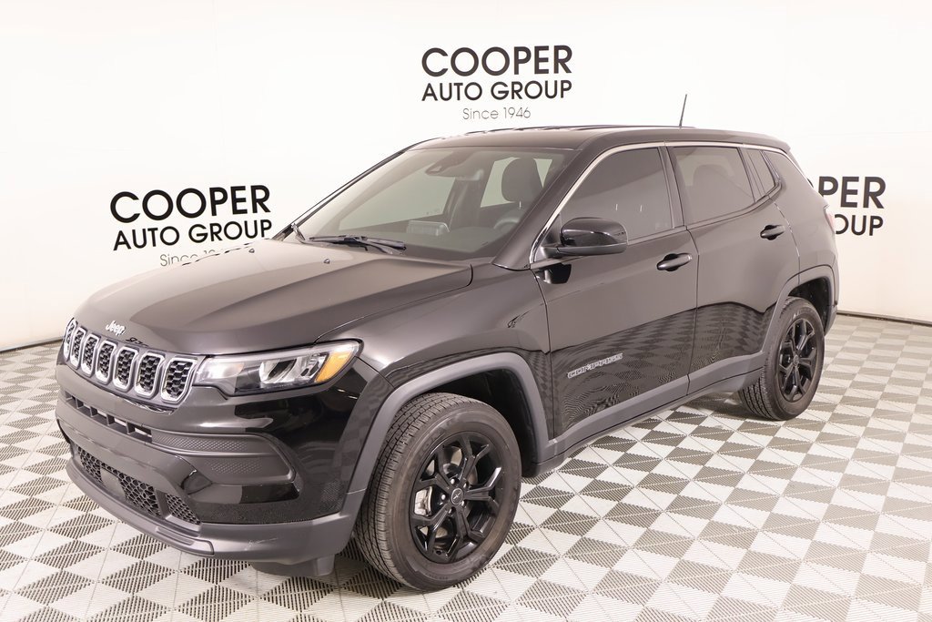 Used 2025 Jeep Compass Sport image 9