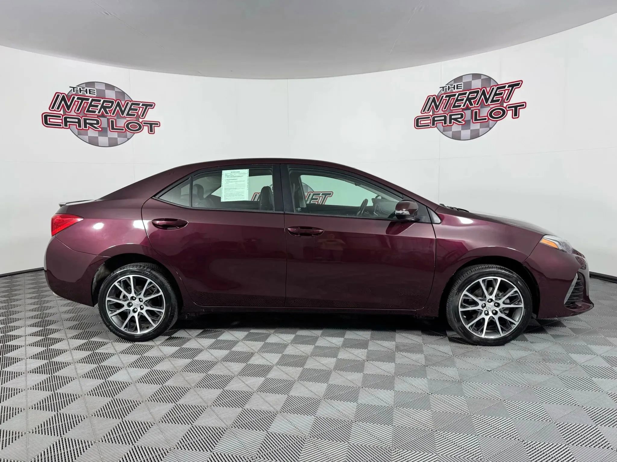 Used 2017 Toyota Corolla SE 50th Anniversary FWD image 8