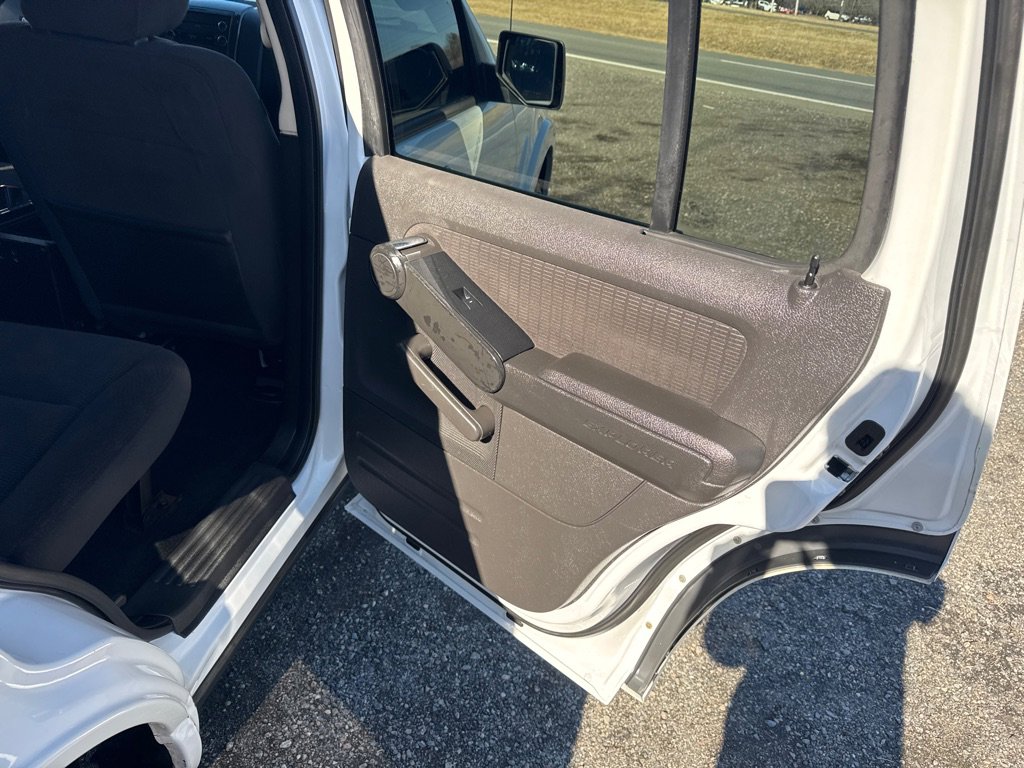 Used 2010 Ford Explorer XLT AWD/4WD image 17