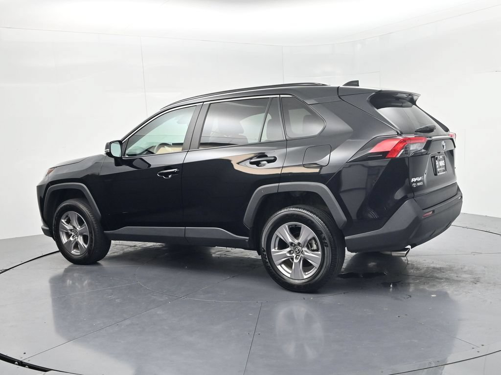 Used 2025 Toyota RAV4 XLE FWD image 5