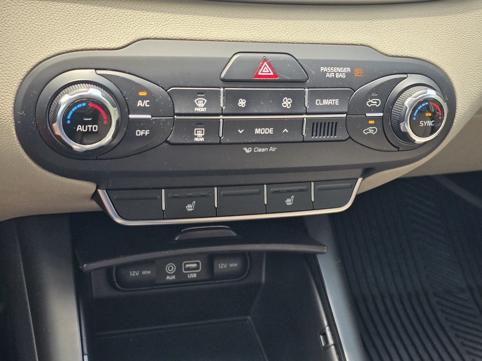 Used 2017 Kia Sorento AWD w/ LX Convenience Package image 19