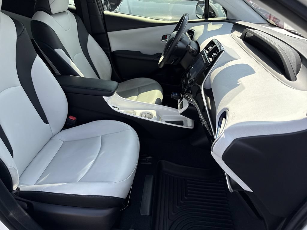 Used 2017 Toyota Prius Three Touring FWD image 33
