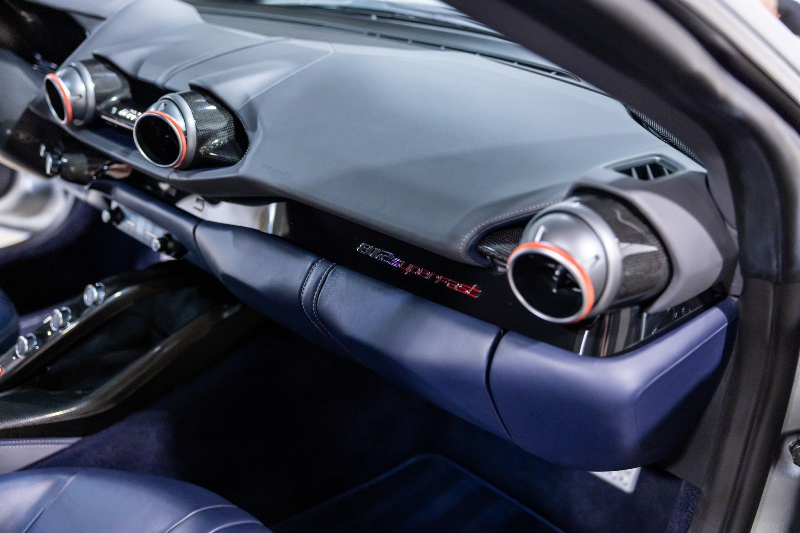 Used 2019 Ferrari 812 Superfast RWD image 31