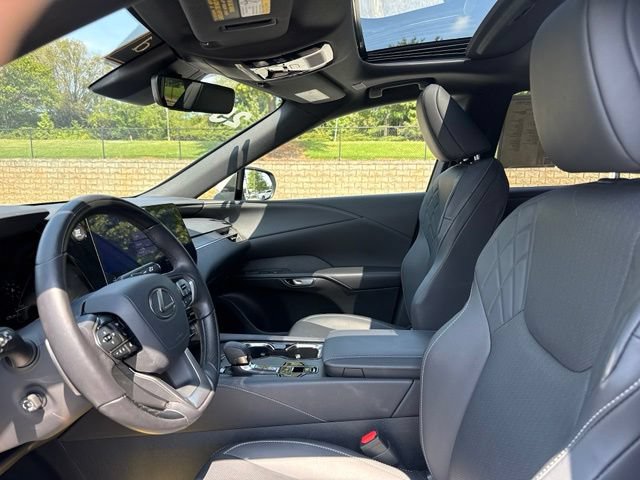 Used 2025 Lexus RX 350 Premium w/ Accessory Package (Z1) FWD image 19