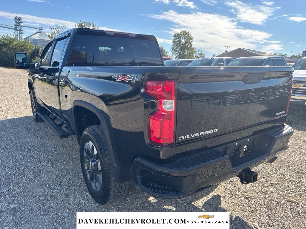 Used 2021 Chevrolet Silverado 2500 Custom w/ Custom Value Package AWD/4WD image 3