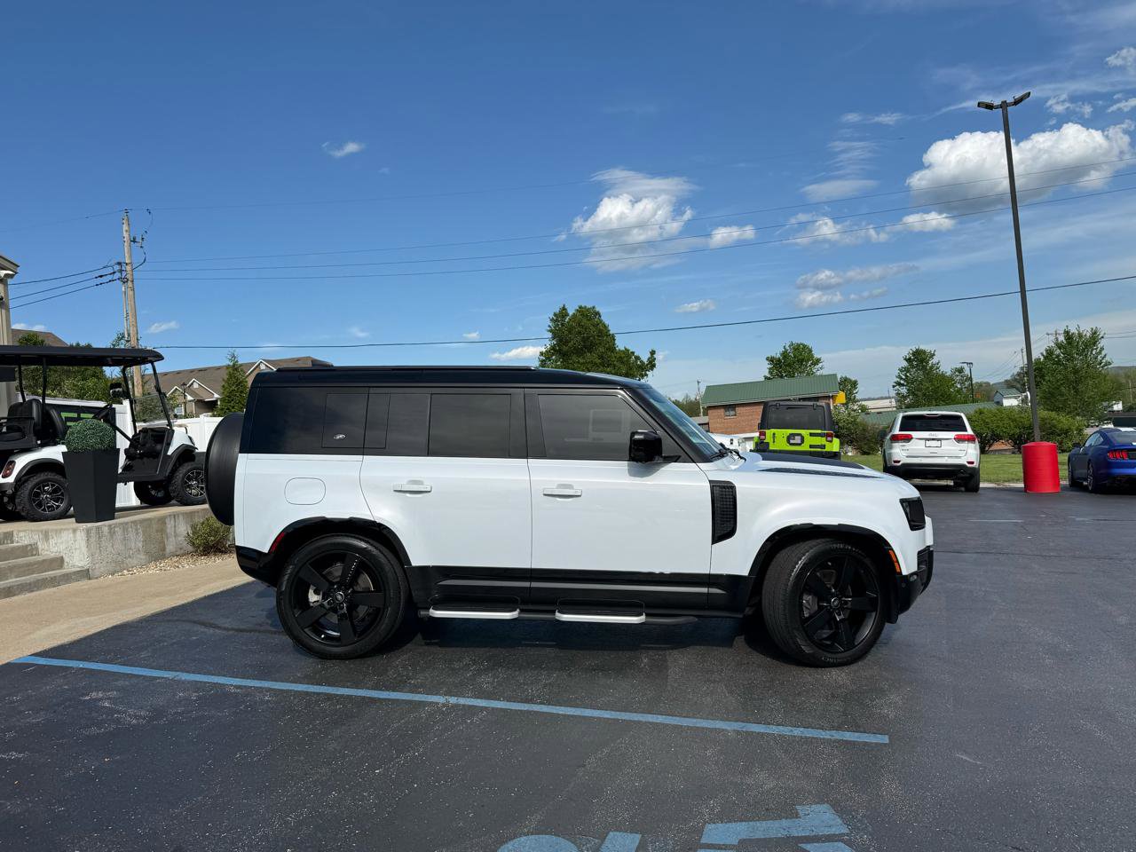 Used 2023 Land Rover Defender 110 X-Dynamic SE image 2