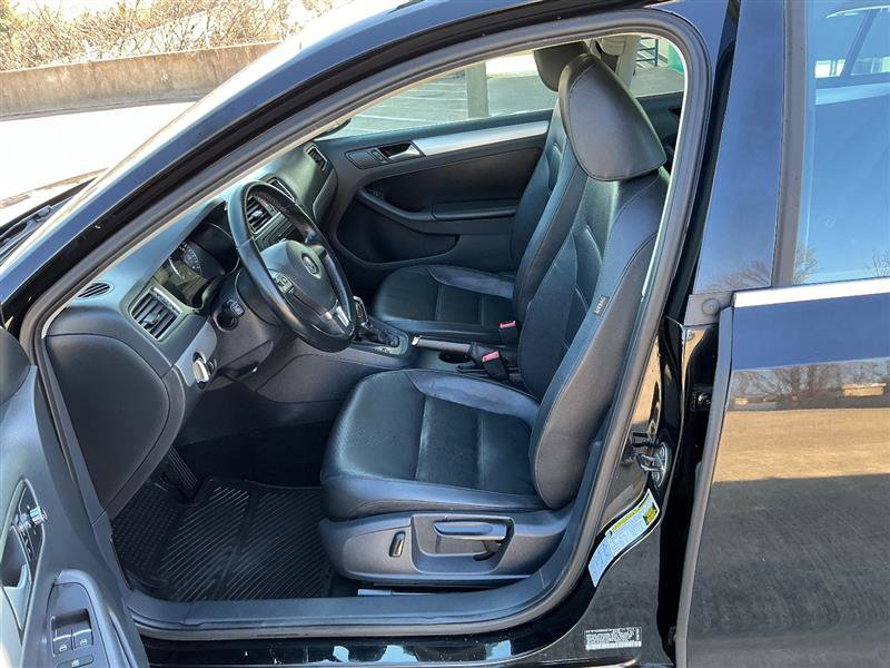 Used 2014 Volkswagen Jetta SE FWD image 26