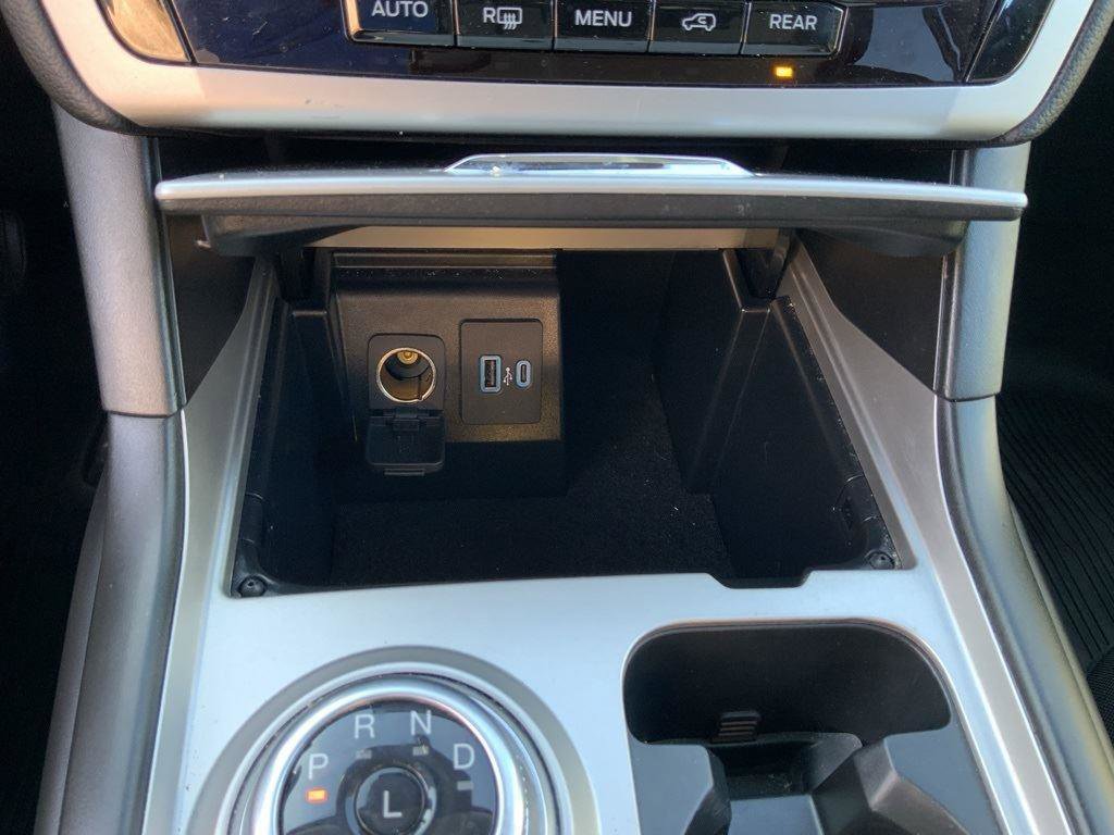 Used 2022 Ford Explorer XLT image 46