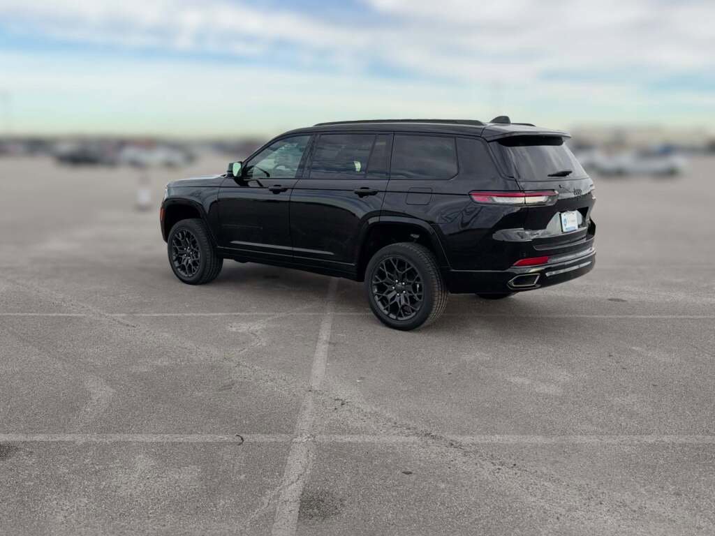 New 2025 Jeep Grand Cherokee L Summit image 8