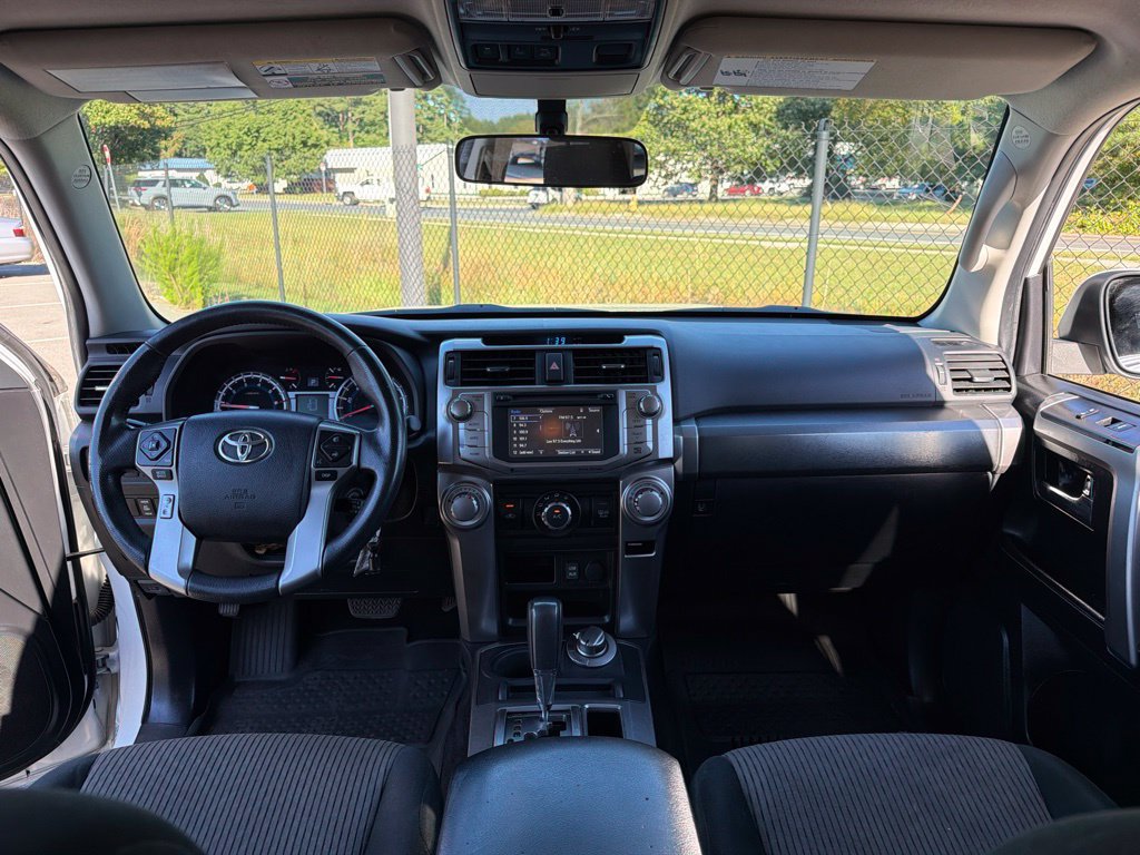 Used 2018 Toyota 4Runner SR5 AWD/4WD image 8