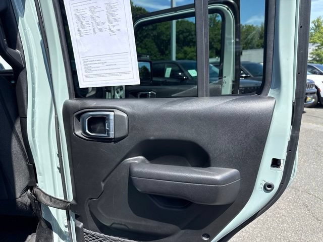 Used 2024 Jeep Wrangler Unlimited AWD/4WD image 36