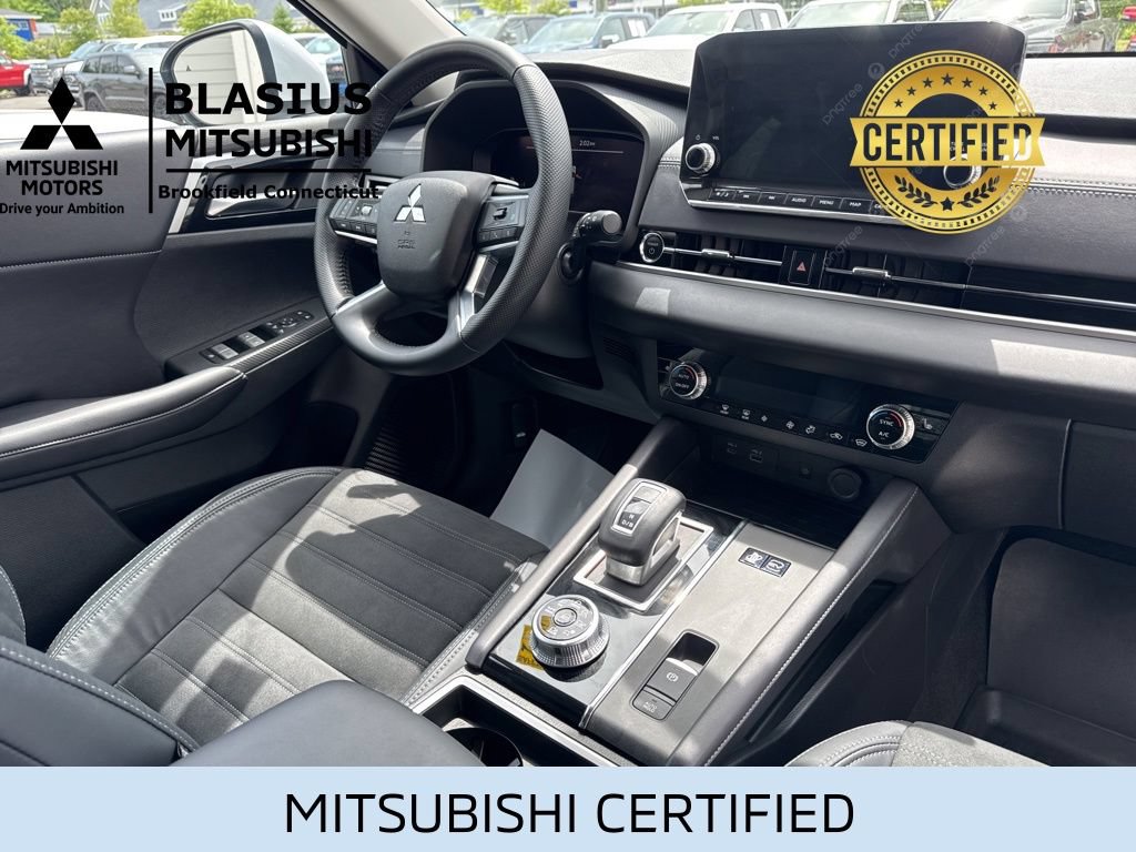 Used 2023 Mitsubishi Outlander 4WD Plug-In Hybrid image 40
