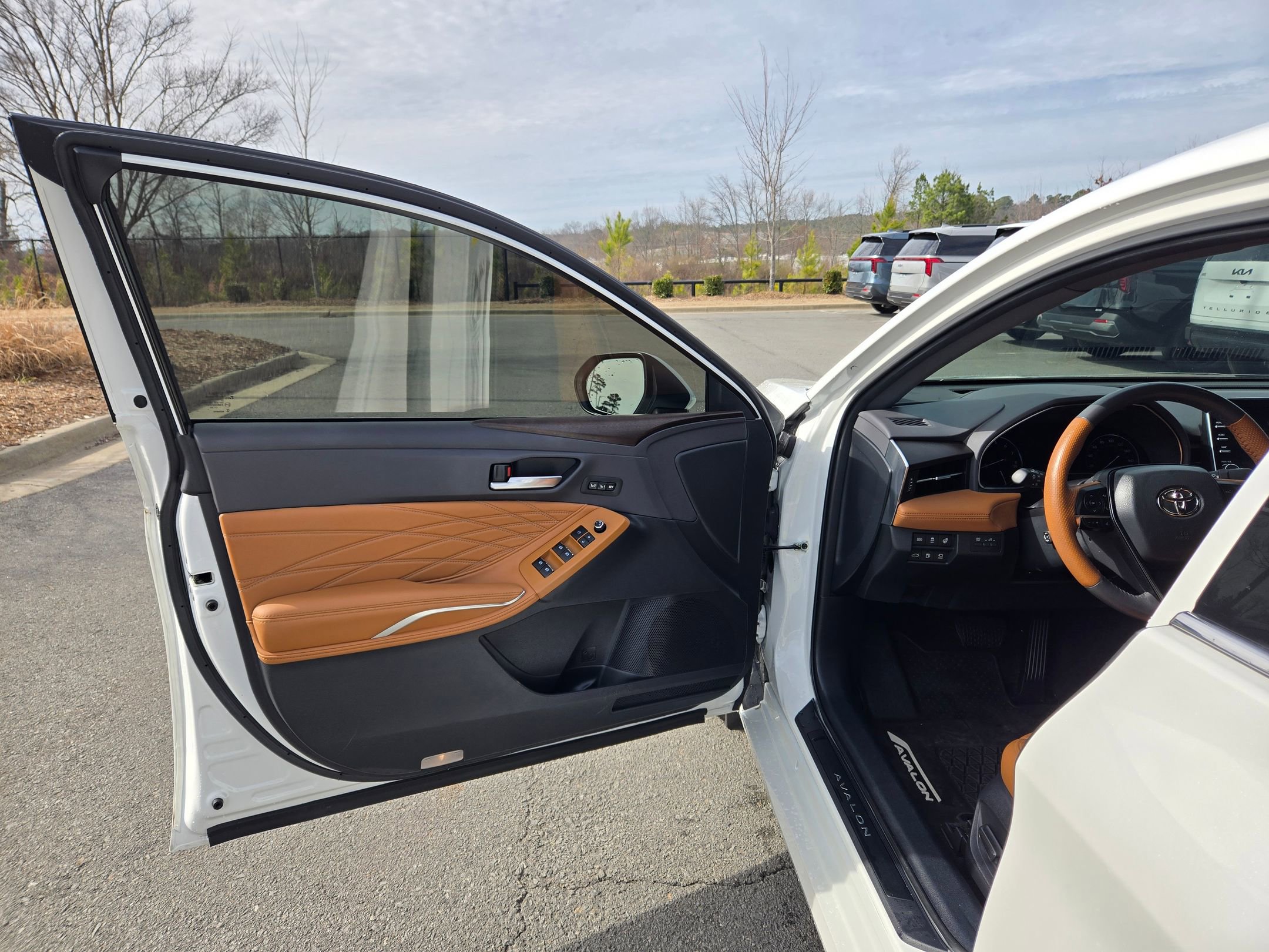 Used 2022 Toyota Avalon Limited w/ Advanced Safety Package image 20