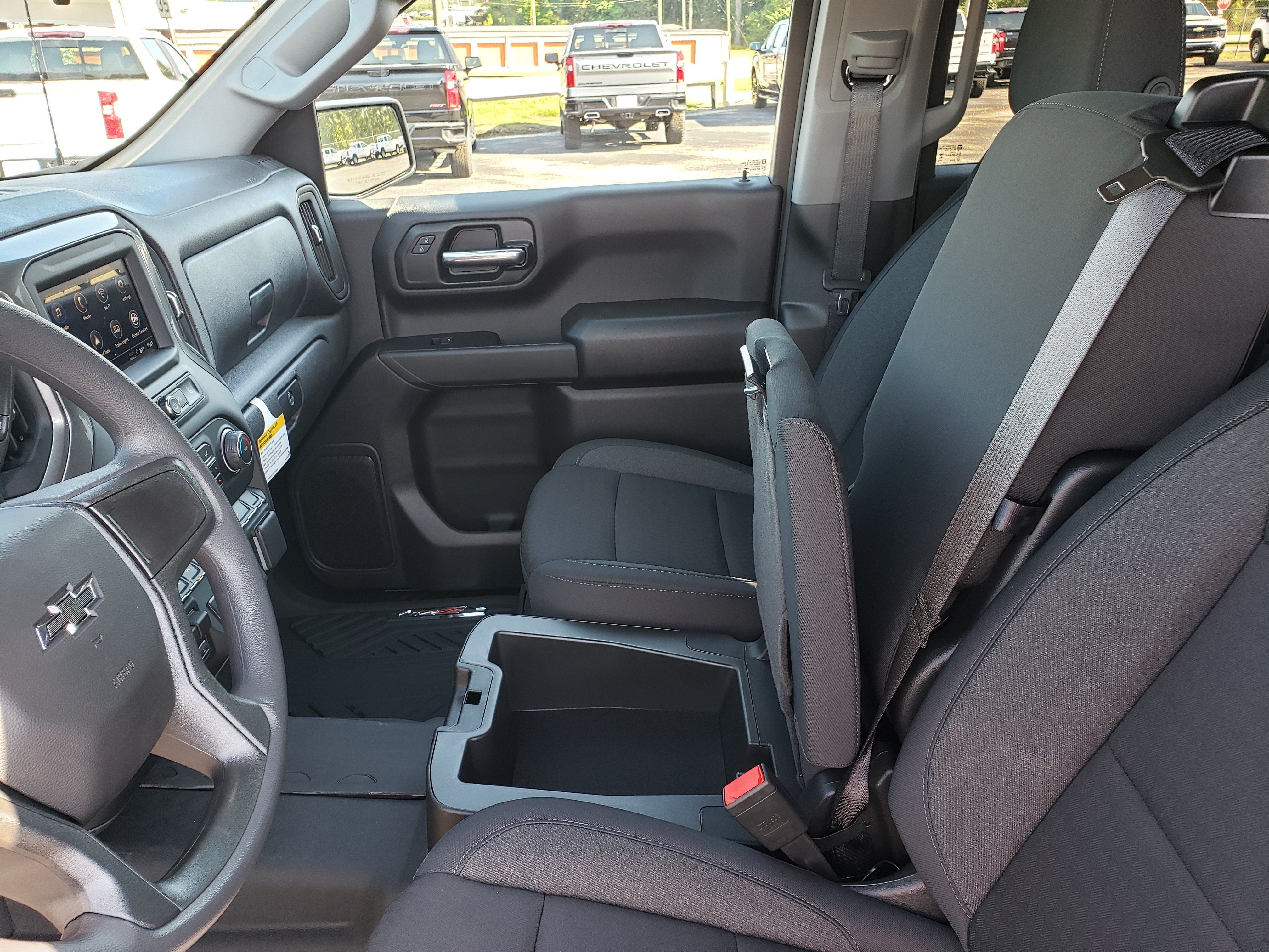 New 2026 Chevrolet Silverado 1500 Custom Trail Boss w/ LPO, Dark Essentials Package AWD/4WD image 26