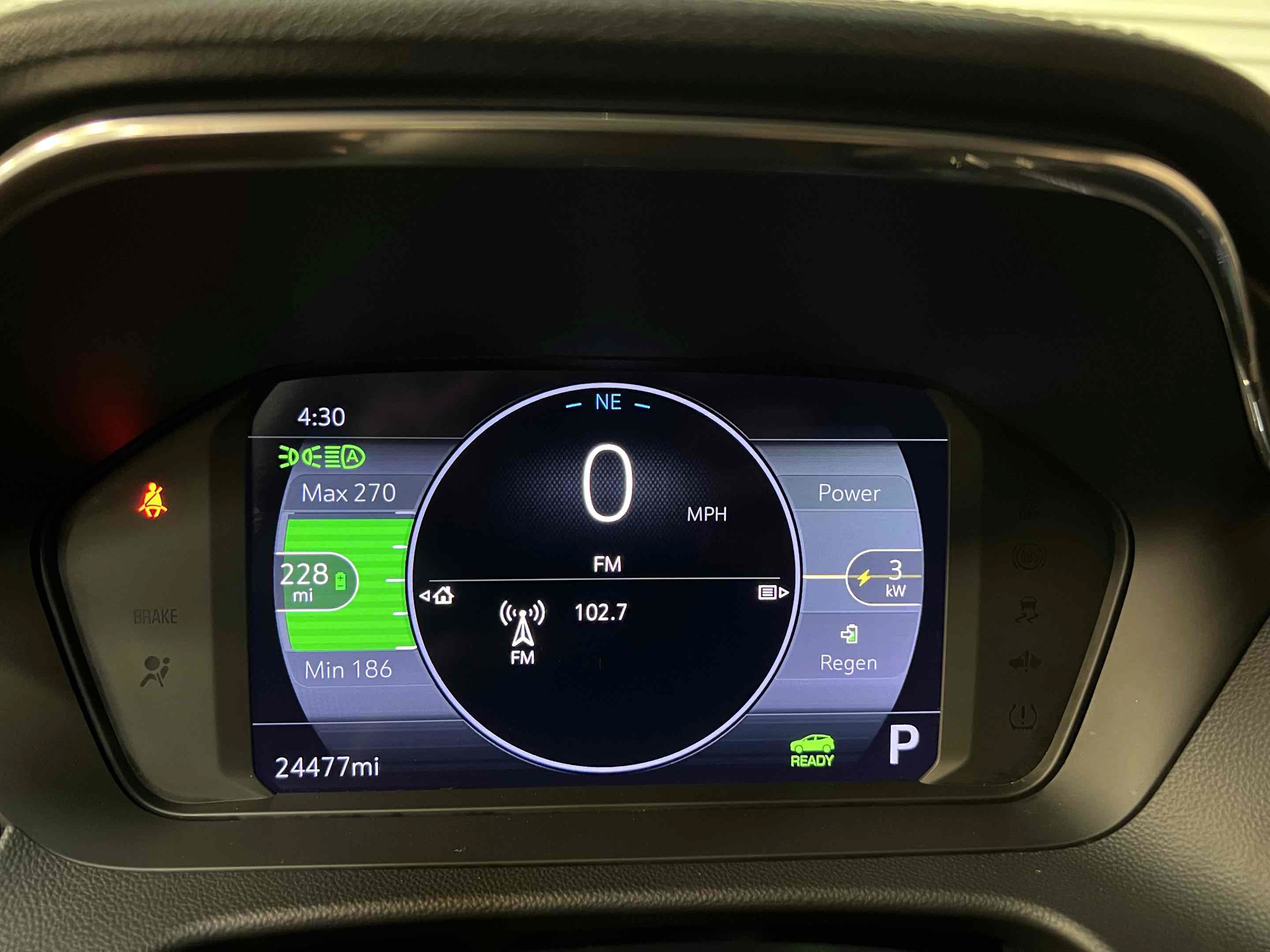 Used 2022 Chevrolet Bolt EUV LT w/ Convenience Package FWD image 9