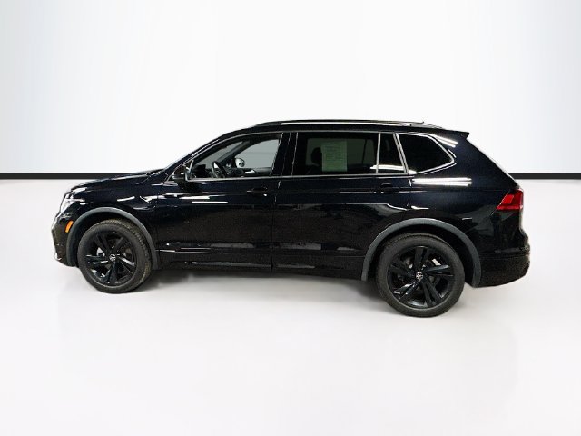 Used 2024 Volkswagen Tiguan SE R-Line AWD/4WD image 4