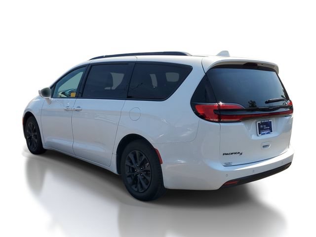 Used 2021 Chrysler Pacifica Touring-L w/ S Appearance Package FWD image 3