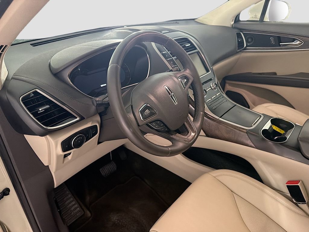 Used 2016 Lincoln MKX Select w/ Select Plus Package FWD image 9