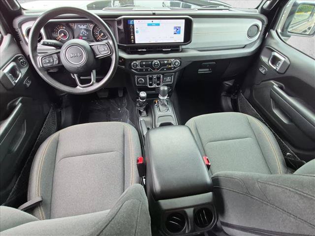 Used 2024 Jeep Gladiator Sport AWD/4WD image 17