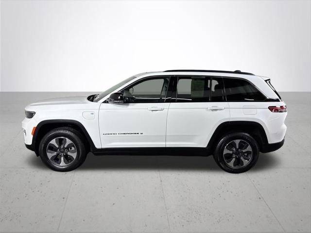 Certified 2023 Jeep Grand Cherokee 4WD 4xe w/ Luxury Tech Group II image 10