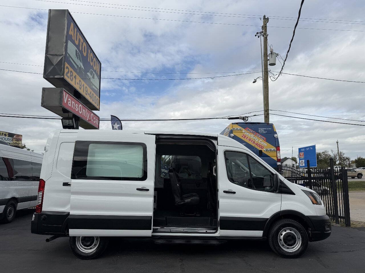 Used 2020 Ford Transit 250 Medium Roof RWD image 4
