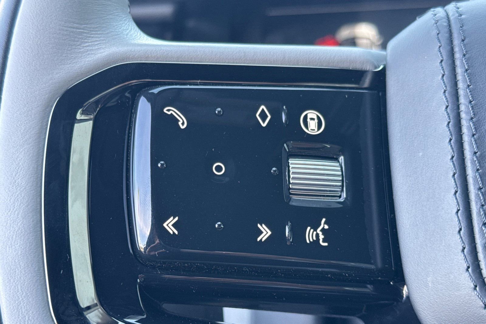 Used 2026 Land Rover Range Rover Velar S image 28