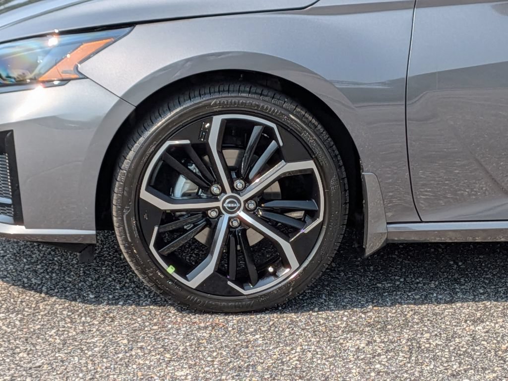 New 2026 Nissan Altima 2.5 SR w/ SR Premium Package FWD image 12