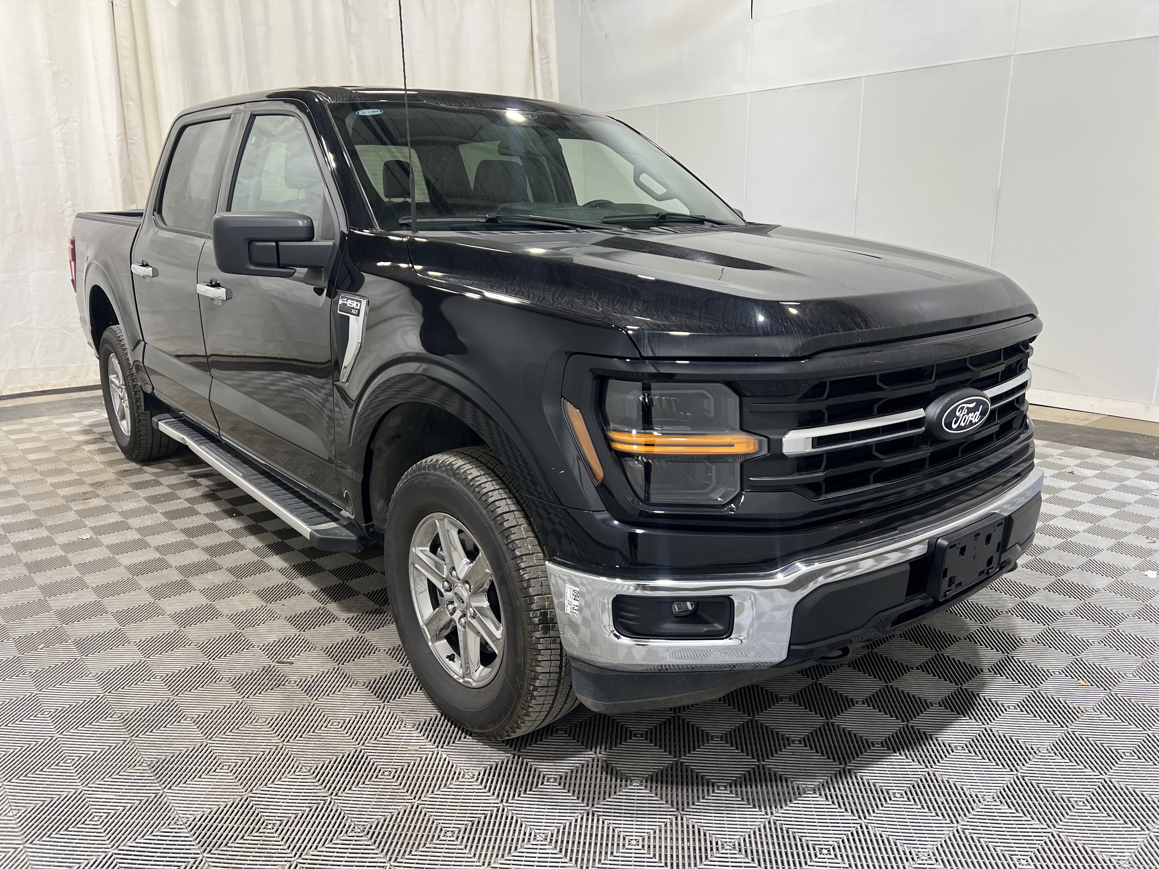 Used 2025 Ford F150 XLT w/ Equipment Group 301A Standard AWD/4WD image 4