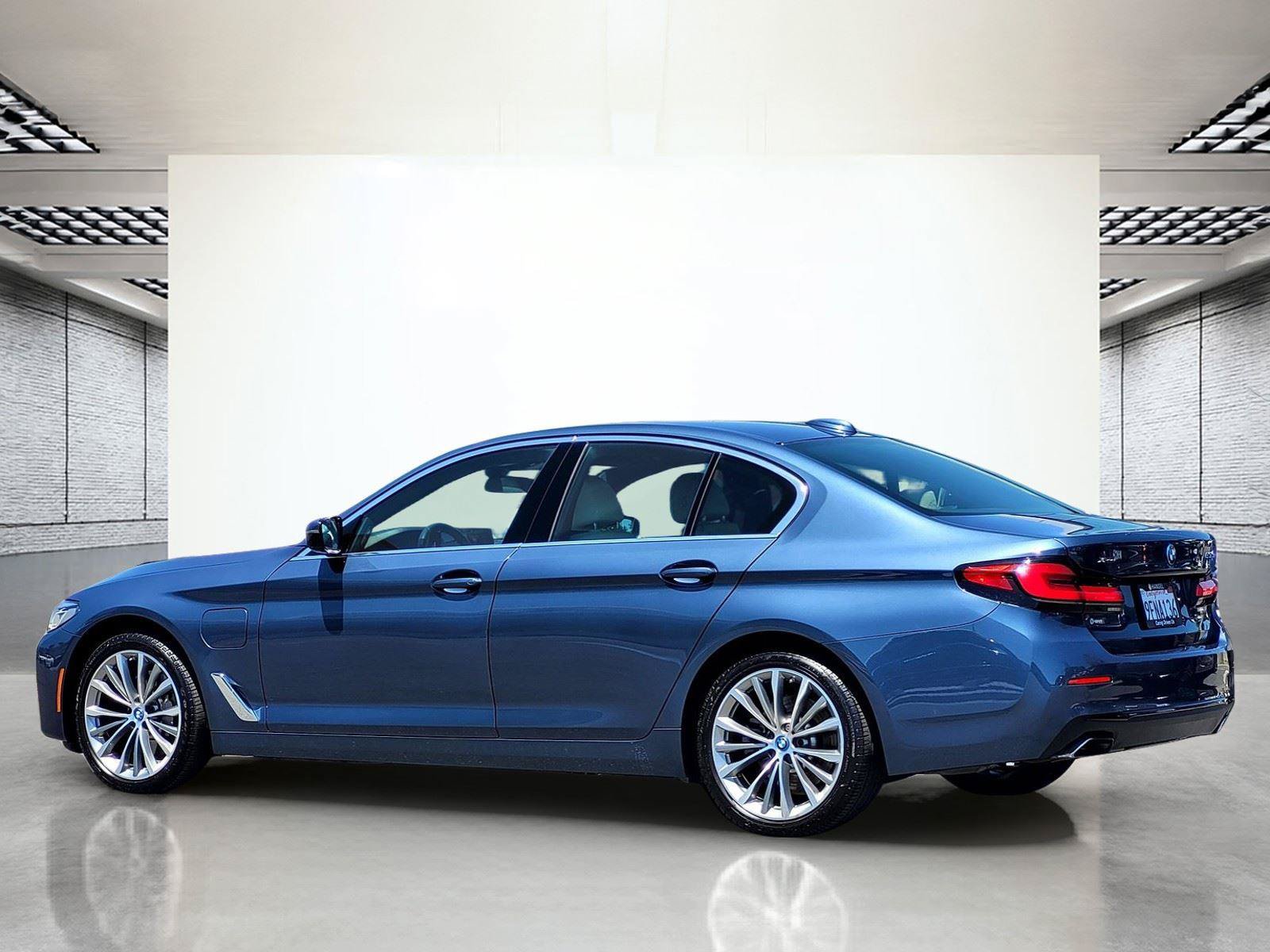 Certified 2023 BMW 530e xDrive w/ Premium Package AWD/4WD image 9