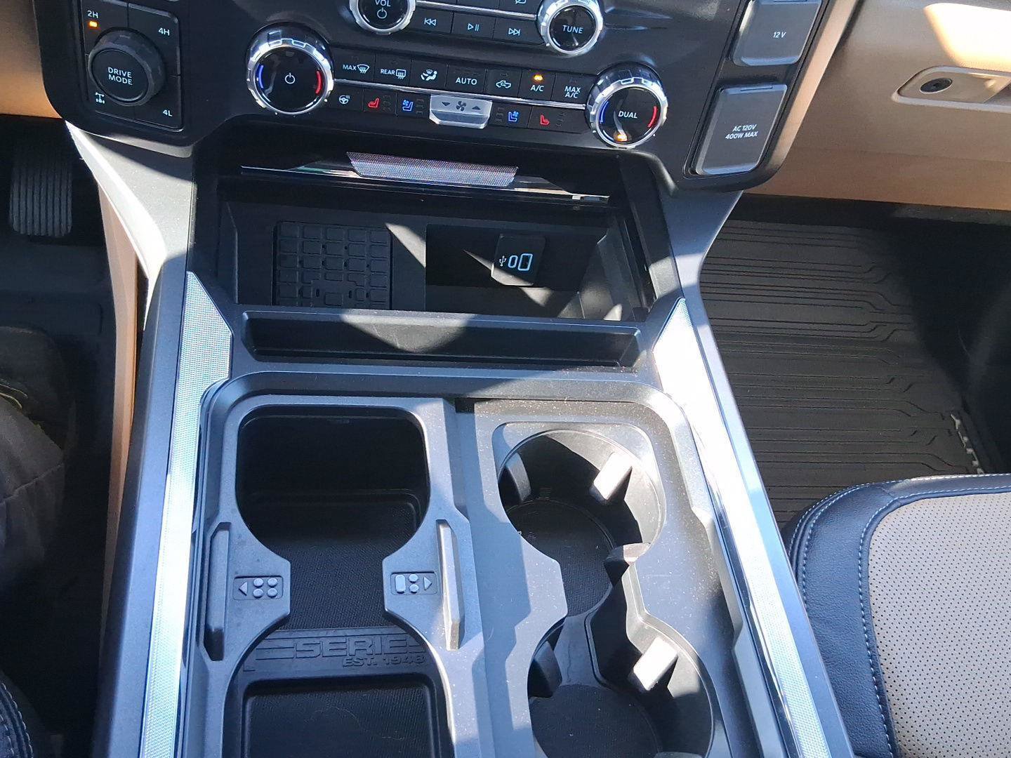 Certified 2024 Ford F250 Lariat w/ Lariat Ultimate Package AWD/4WD image 23