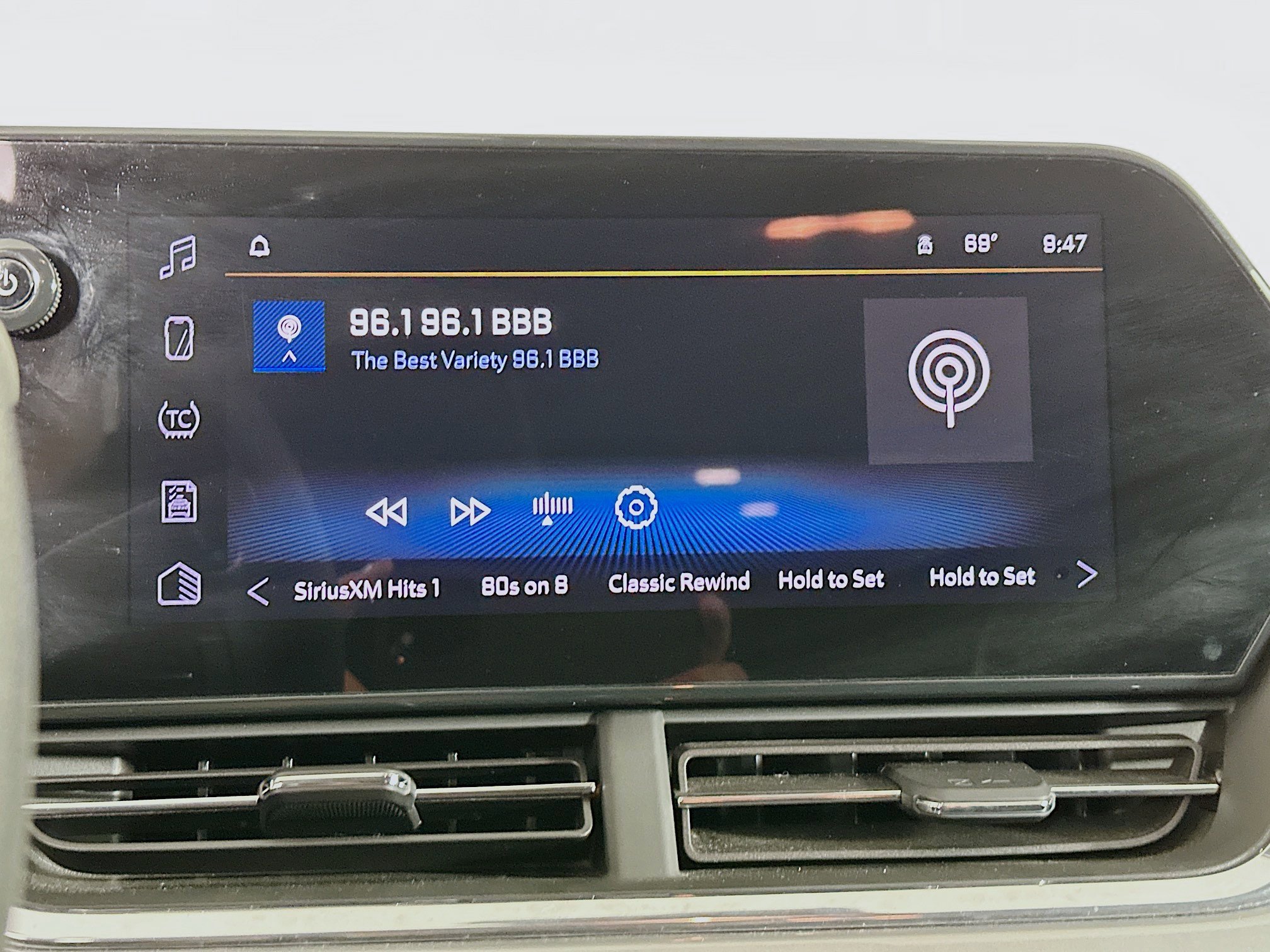 Used 2025 Chevrolet Trax LT image 21