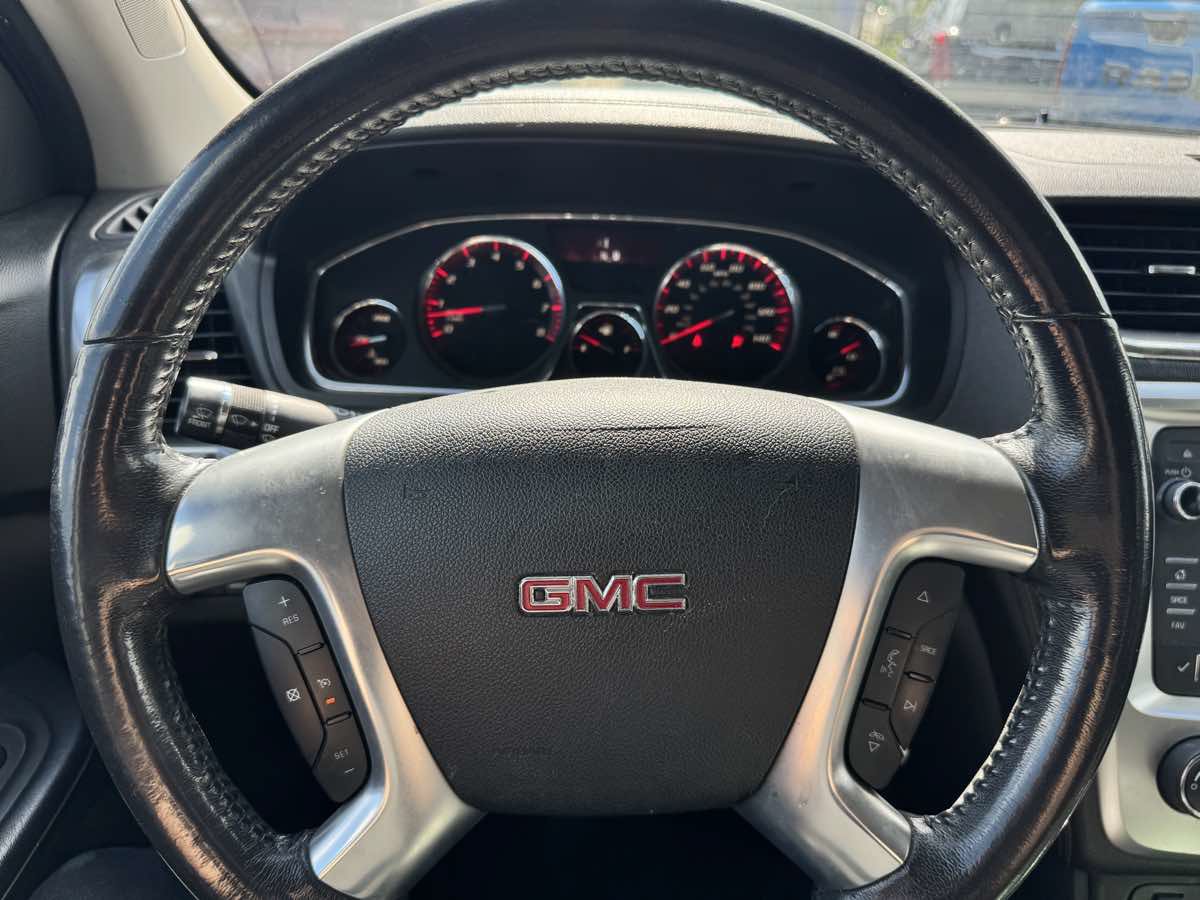 Used 2014 GMC Acadia SLE FWD image 15