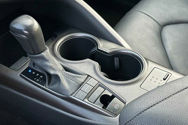 Used 2021 Toyota Camry XSE image 18