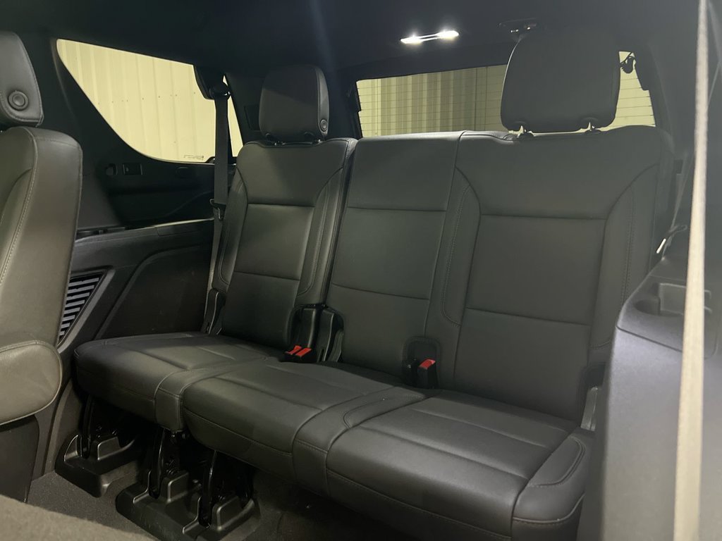 Used 2023 Chevrolet Tahoe Z71 w/ Luxury Package AWD/4WD image 25