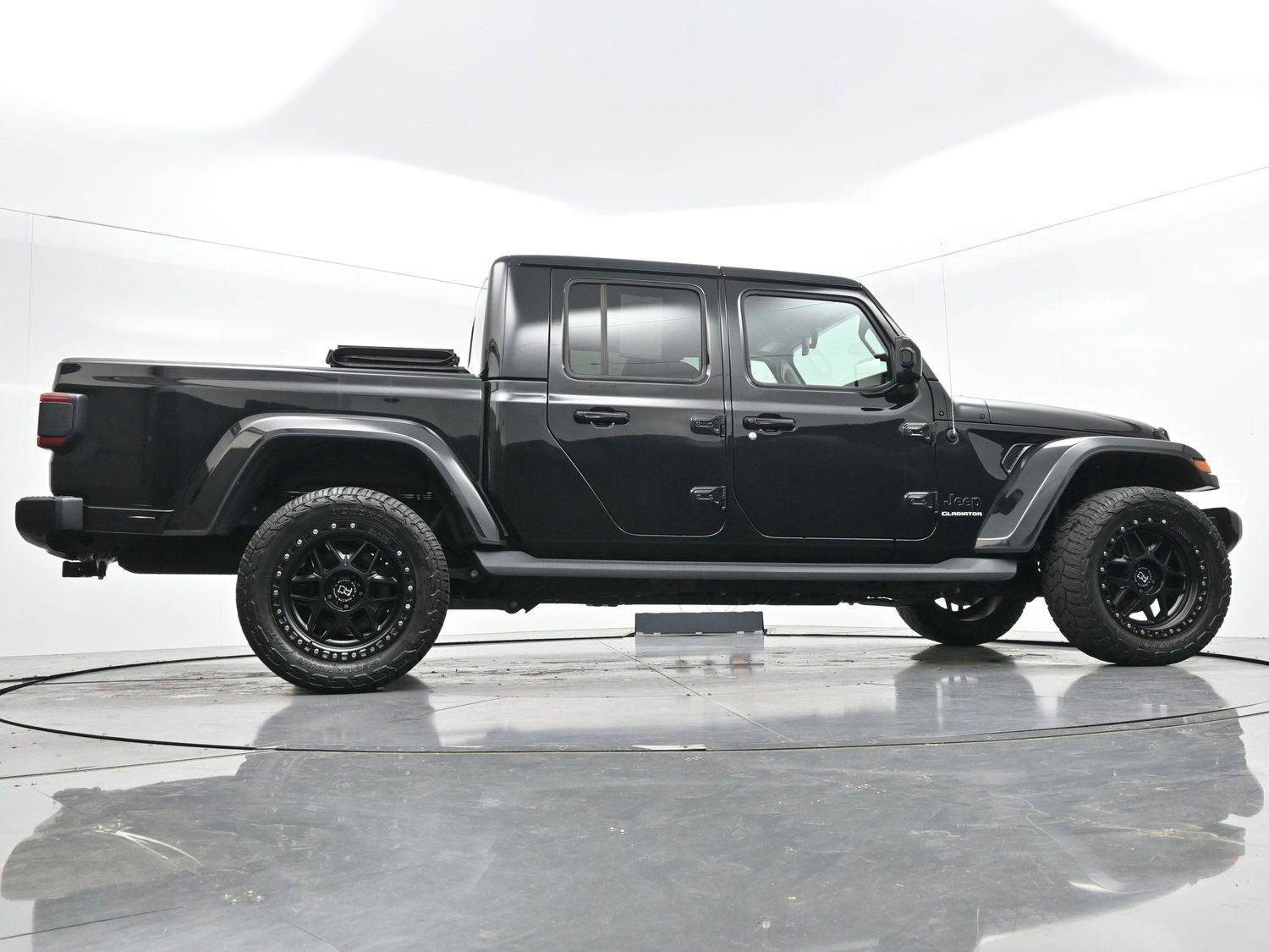 Used 2021 Jeep Gladiator Overland image 49