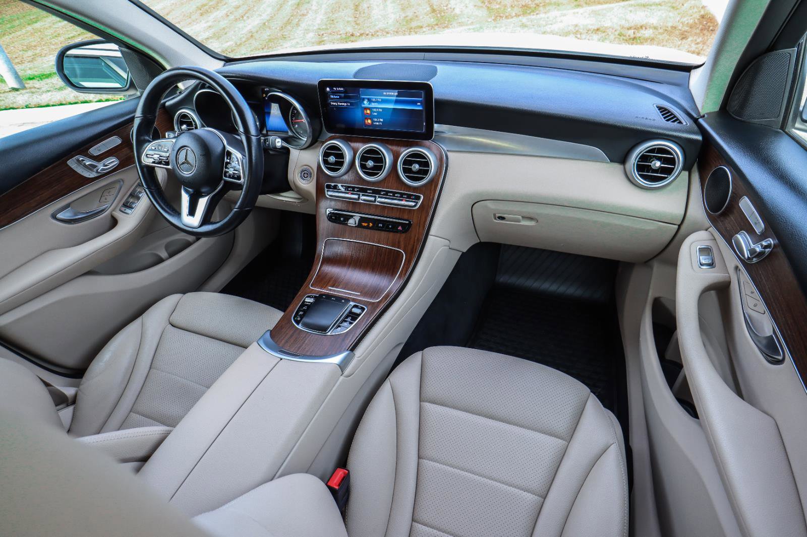 Used 2021 Mercedes-Benz GLC 300 4MATIC image 28