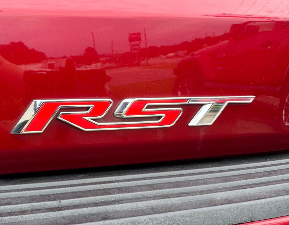 Used 2022 Chevrolet Suburban RST w/ Luxury Package RWD image 20