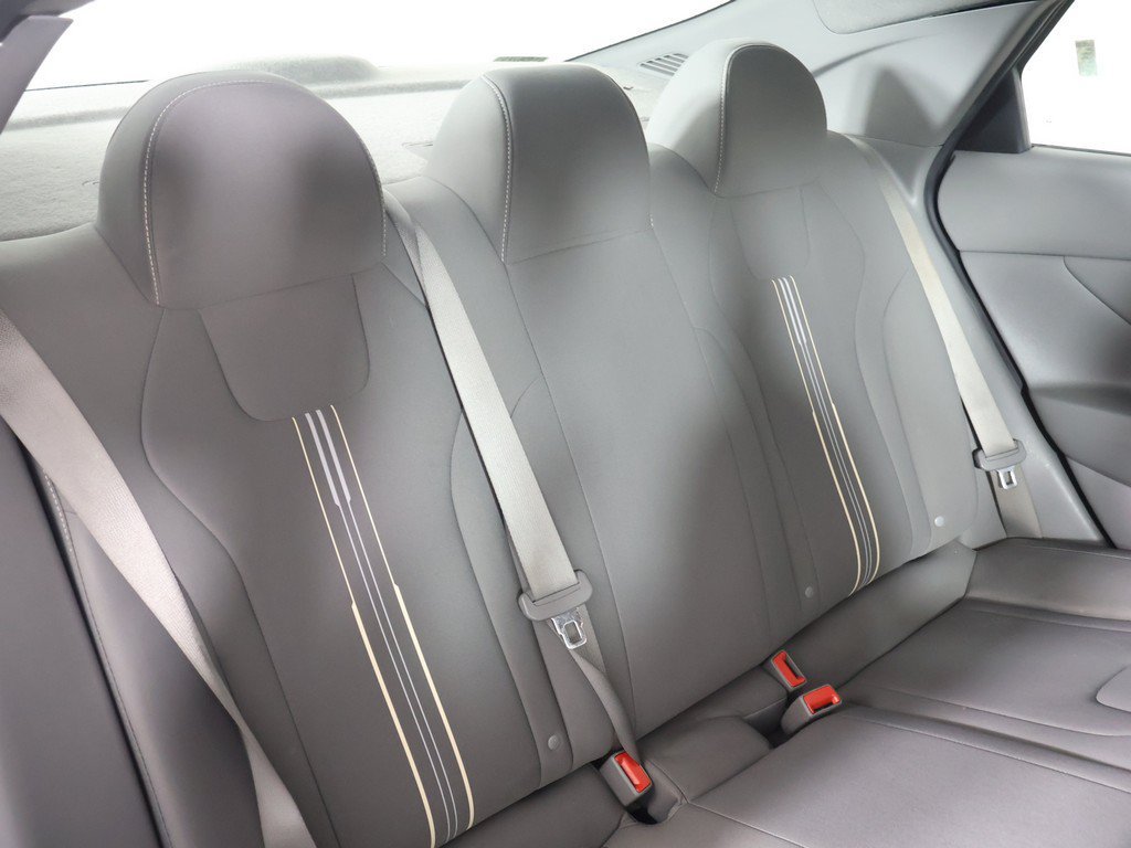 Used 2023 Hyundai Elantra SEL w/ Convenience Package FWD image 34