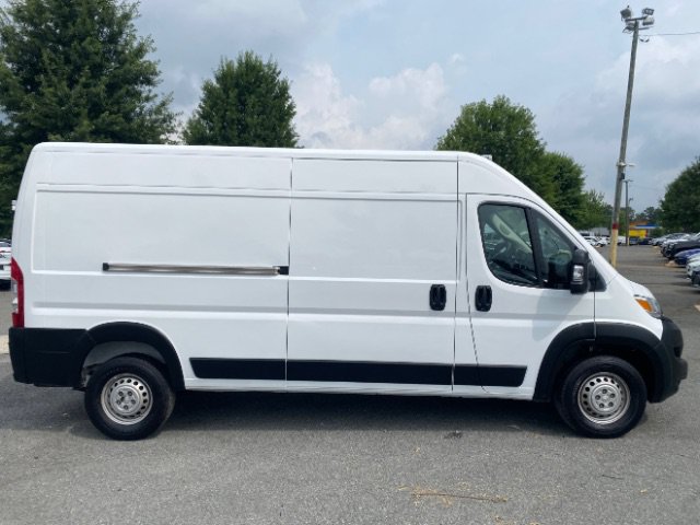 Used 2024 RAM ProMaster 2500 w/ Convenience Group FWD image 3