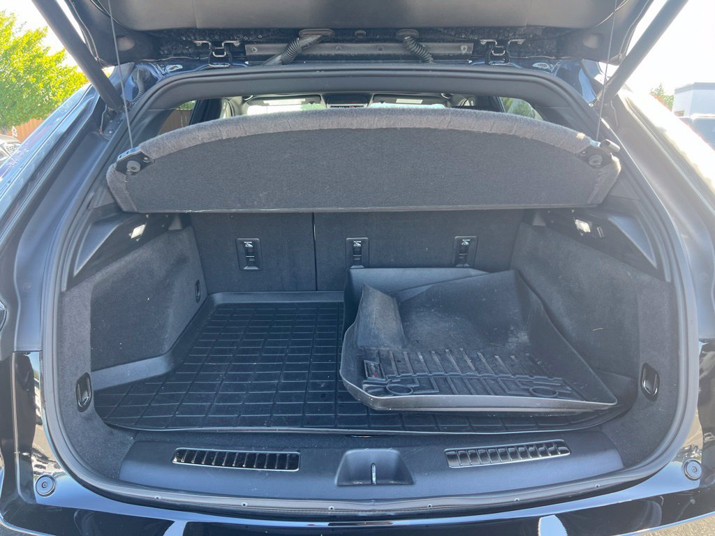 Used 2021 Cadillac XT4 Sport w/ Cold Weather Package AWD/4WD image 8