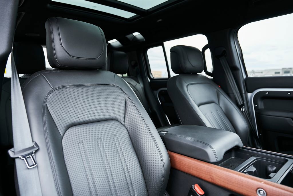 Used 2023 Land Rover Defender 110 X image 47