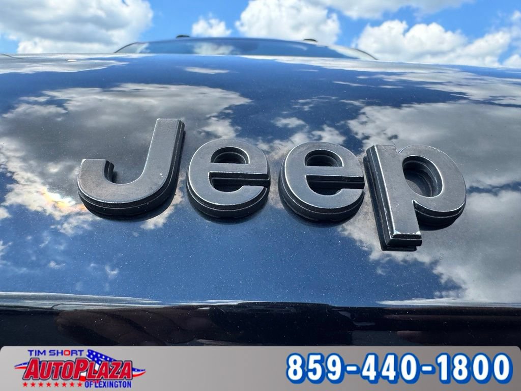 Used 2021 Jeep Grand Cherokee L Summit w/ Luxury Tech Group V AWD/4WD image 13