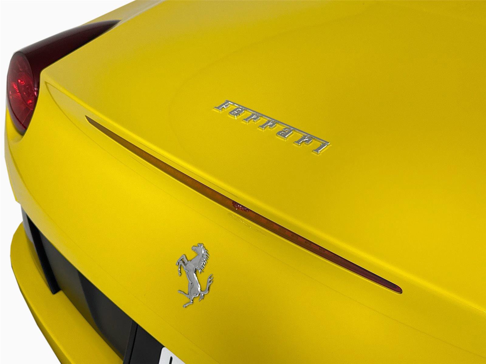 Used 2014 Ferrari California image 34