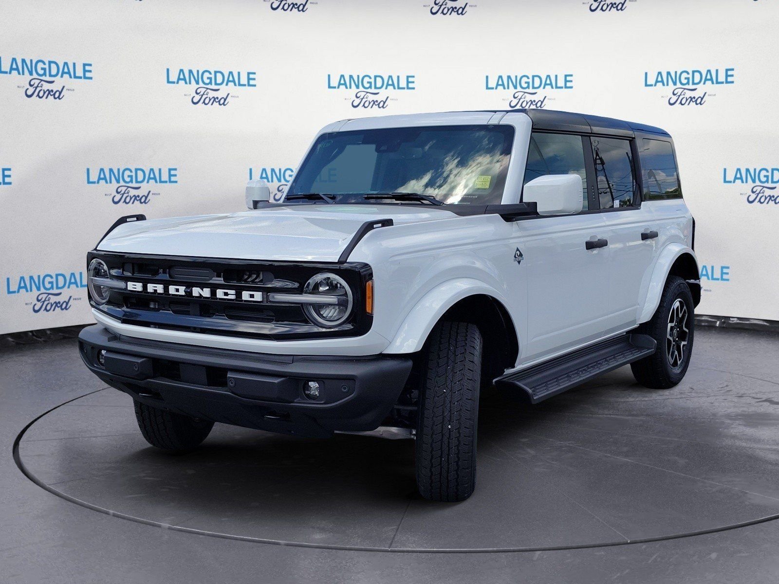 New 2026 Ford Bronco Outer Banks AWD/4WD image 11