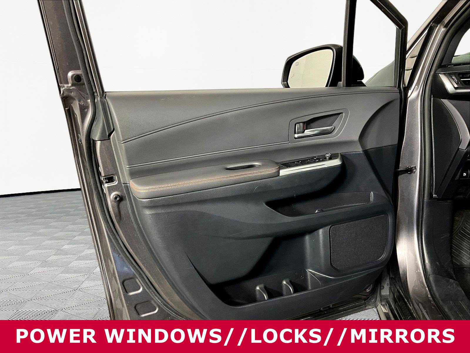 Used 2021 Toyota Sienna XSE FWD image 18