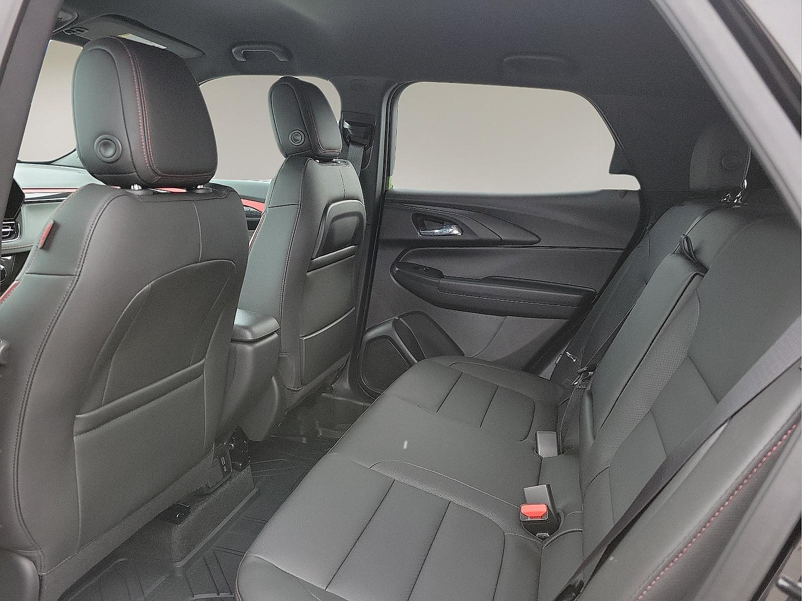 Used 2025 Chevrolet TrailBlazer RS w/ Convenience Package FWD image 9