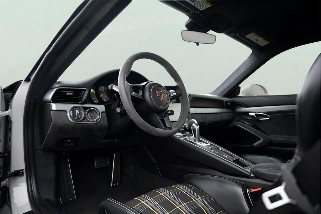 Used 2018 Porsche 911 GT3 RWD image 23