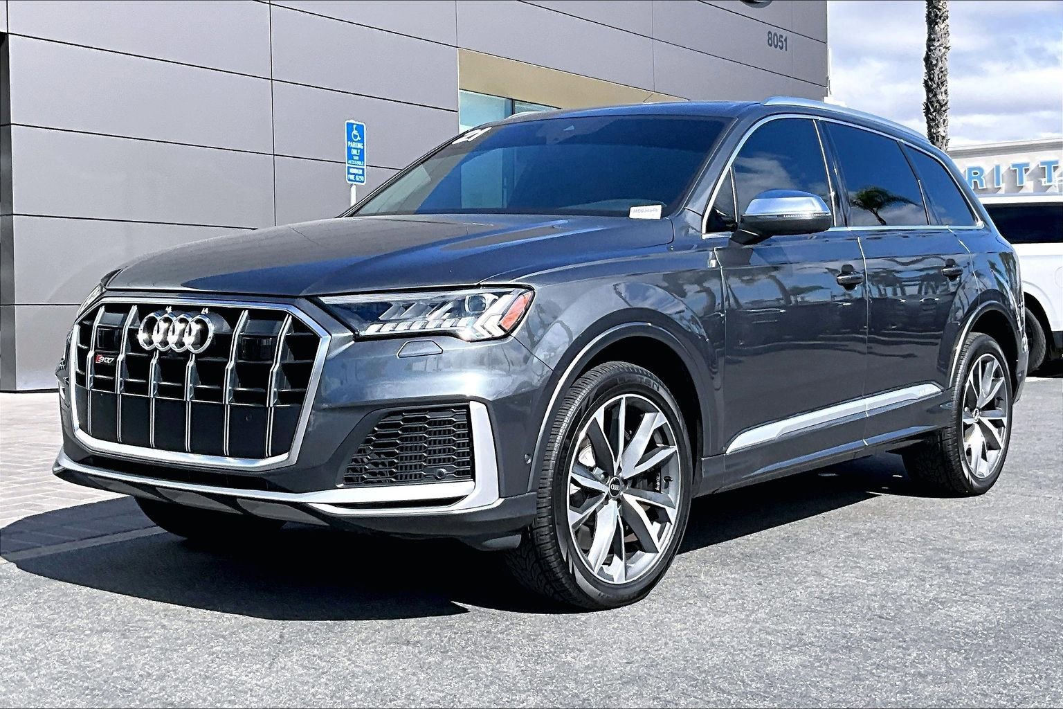 Used 2021 Audi SQ7 Premium Plus w/ Driver Assistance Package AWD/4WD image 1